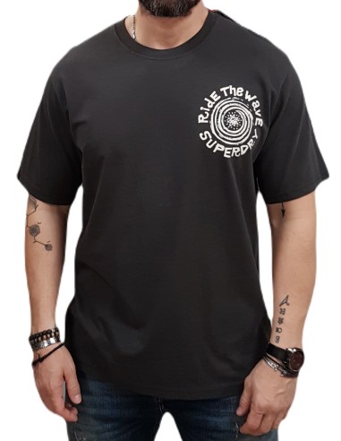 Superdry - M1012107A AWF - Outdoor Narrative Loose Tee - Bison Black - Oversize fit - Μπλούζα Μακό